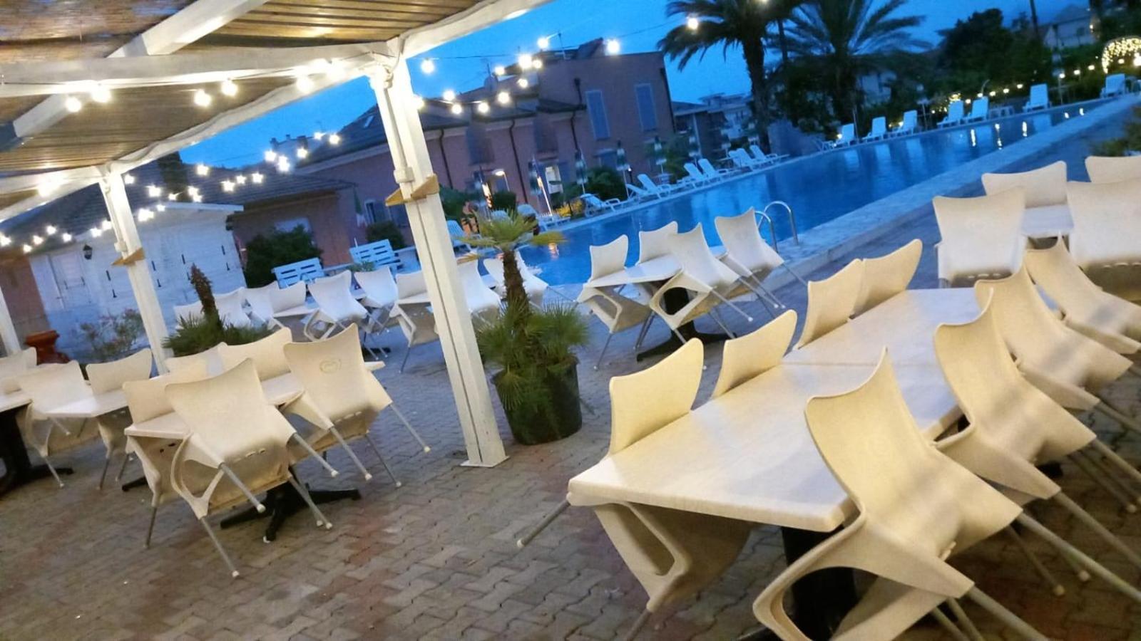 Bike And Breakfast Apartments Pietra Ligure Eksteriør billede